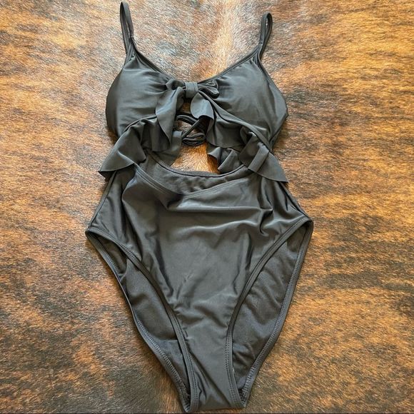 NWOT Hurley Black Ruffle Cut Out Adjustable One Piece Bathing Suit Swimsuit - Picture 1 of 10